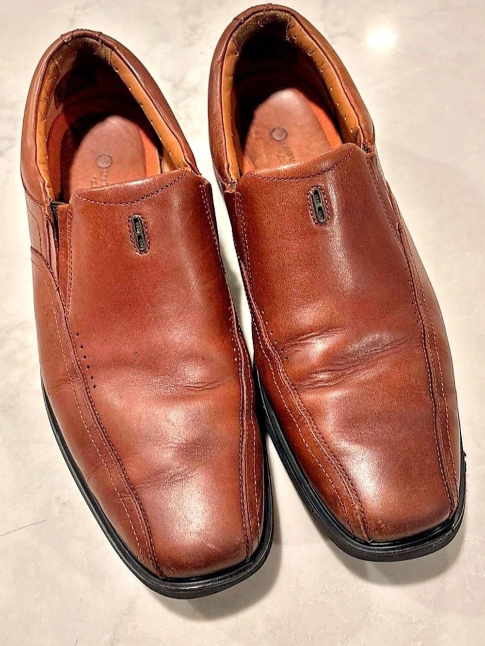 Clarks - Men's Brown Slip-On Loafers | size 11